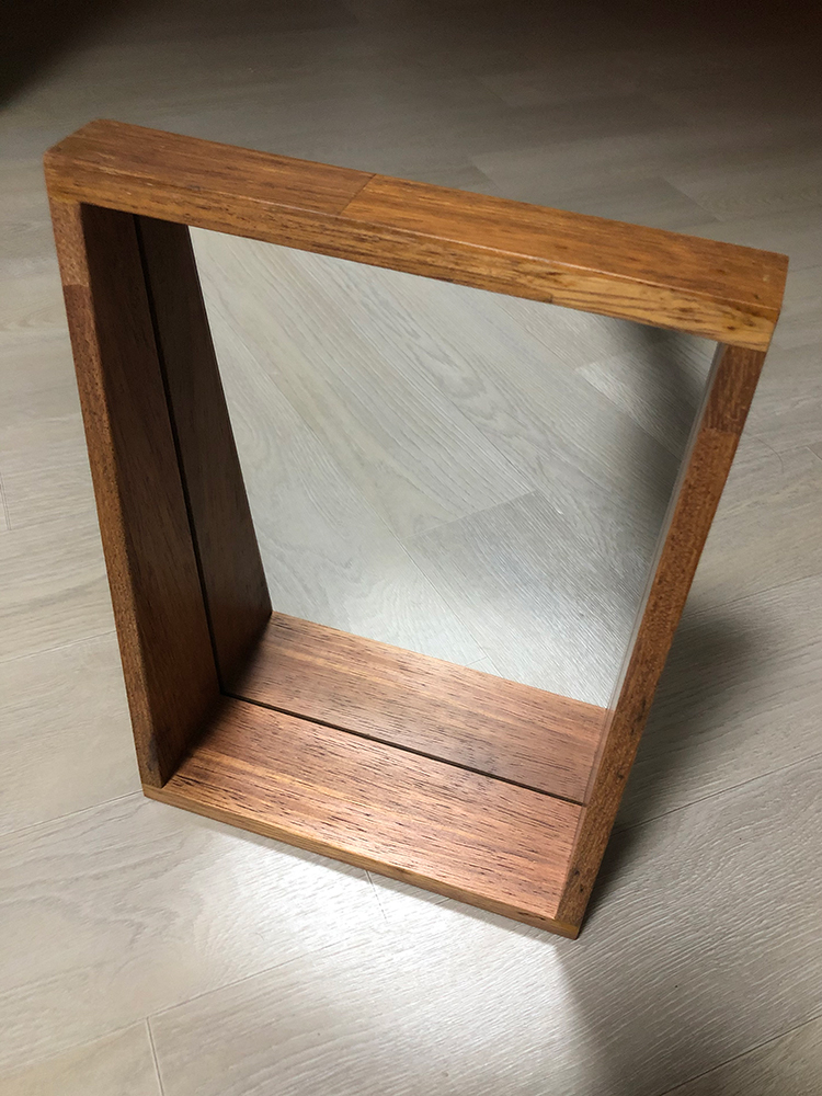 저렴한 탁상거울의 변신